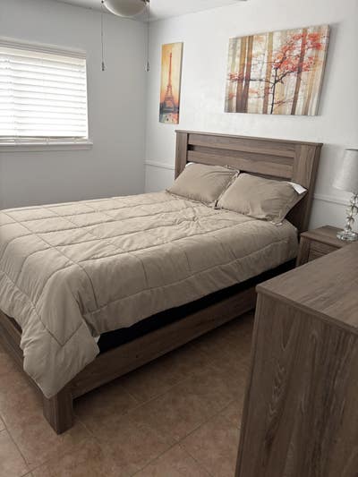 Room for rent Main Photo
