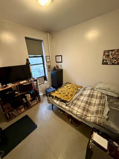 Room available in 3br Hell's Kitchen apartment Main Photo