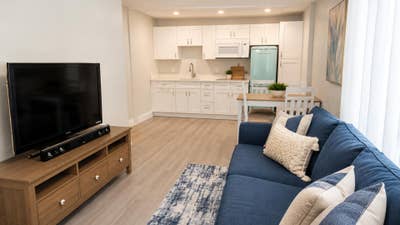Spacious Private Ensuite in Prime Tampa Location Main Photo
