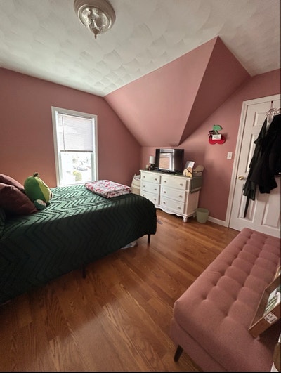Spacious and bright 1 BR apartment for rent in Paw Main Photo