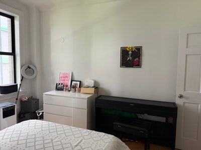 Room for rent in prime Midtown West location Main Photo