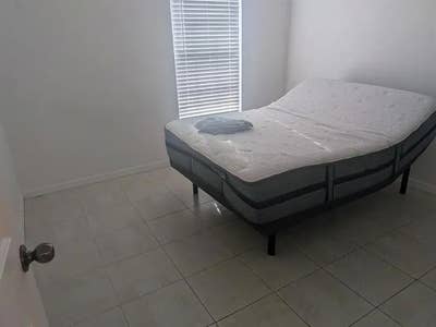 Looking to rent out room in 2 bed 2 bath condo Main Photo