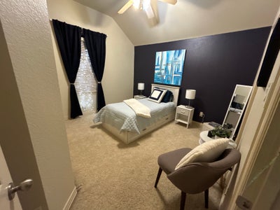 Clean bedrooms in a quiet, private neighborhood Main Photo