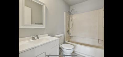 Huge Master + Private Bath Near cook douglas Main Photo