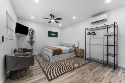 New, Cozy & spacious Lounge Oasis Near Bucs Stadiu Main Photo