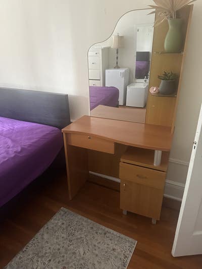 2 Private Bedrooms - Fully Furnished available Main Photo