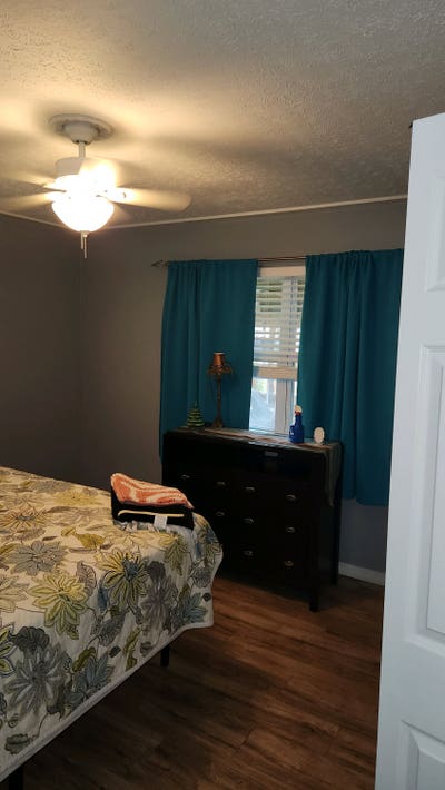 Private room in quiet house Main Photo