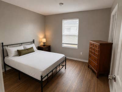 Near Normandy Blvd and 295 | Comfy Mattress + Dres Main Photo