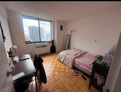 Roomate wanted in Jersey City- Newport Main Photo