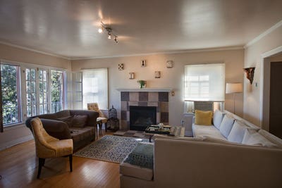 Large rm in Great Home with 2 clean professionals Main Photo