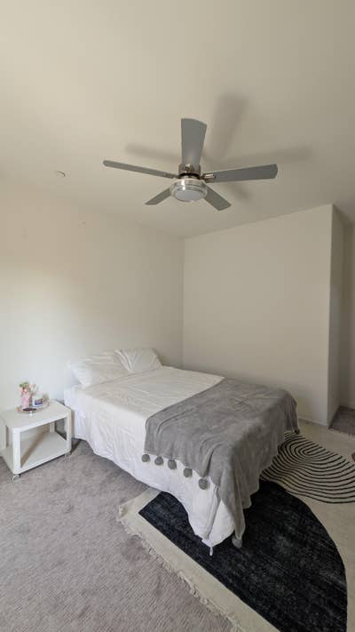 Cozy Bedroom with attached bath in nice neighborho Main Photo