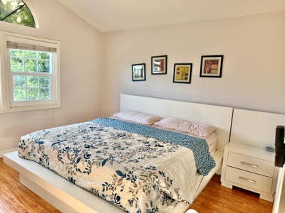 Master bedroom with attached bath for rent Main Photo