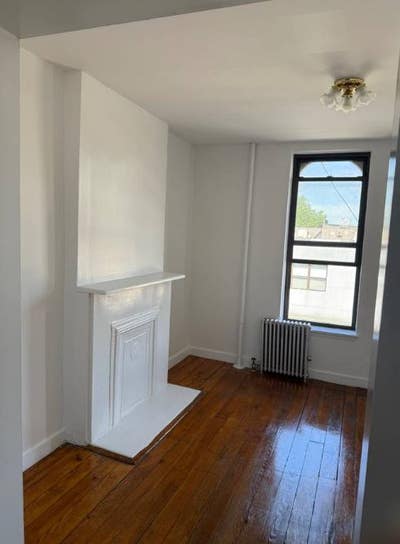 Clean & Modern Furnished Room Ready for Immediate  Main Photo