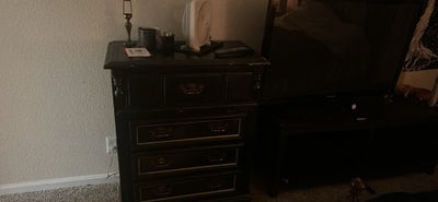 Spacious living  Main Photo