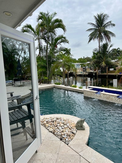 Beautiful Waterfront Room in East Pompano Main Photo