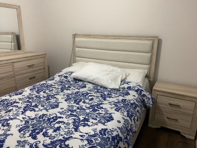 Private Room Available in Well-Maintained Home  Main Photo
