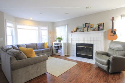 Room in Luxury Townhome Available Main Photo