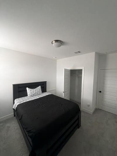 Guest Room with private bathroom  Main Photo