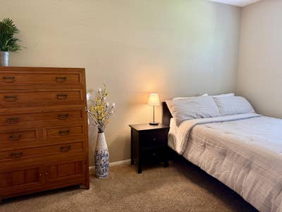 Private room and bathroom available Main Photo