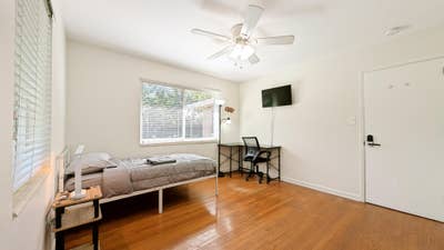 🏡 Private Room Available Now | Quiet 3-Guest Home Main Photo
