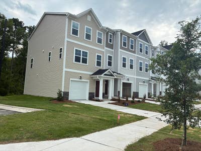 Sizeable home in Durham Main Photo