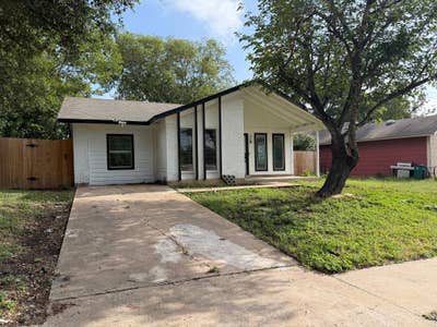 Now available - rooms in Austin Main Photo
