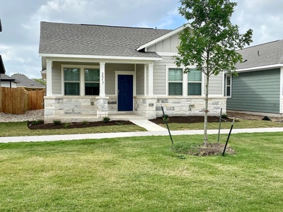 Spacious abode in Leander Main Photo