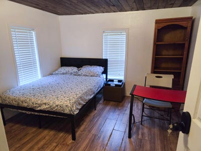 Only 3 Rooms  Located Close to UCFWaterford Lakes  Main Photo