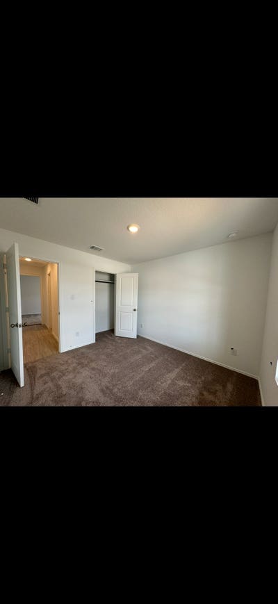 Cozy Room for Rent in Saint Hedwig | $mo | TX Main Photo