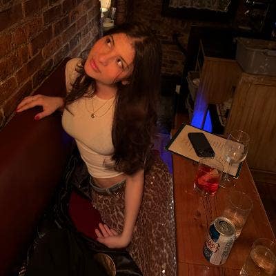 22 year old Female seeks a small or large room Main Photo