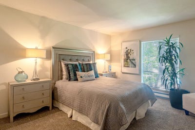 Bright Room in Modern 2BR Apartment Main Photo