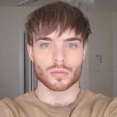 Student Male seeks a small or large room Main Photo
