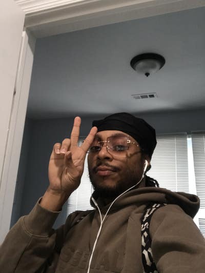 Professional Male seeks a large room Main Photo
