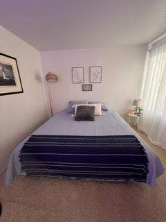 Bedroom w/pvt bath in condo in Santa Clarita, CA Main Photo