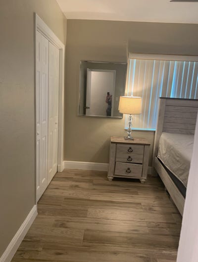 One Room for Rent  Main Photo