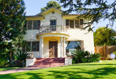 2 Rooms for the price of one, beautiful two-story Main Photo