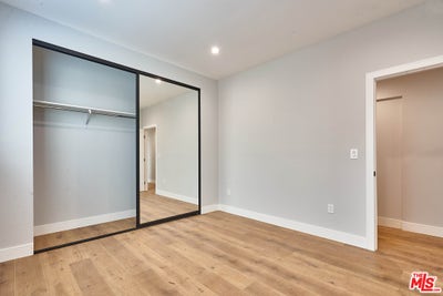 Room for Rent in Van Nuys Townhouse Main Photo