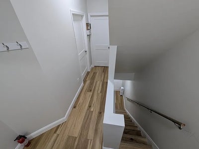 Sunny duplex in prime location available August 1 Main Photo