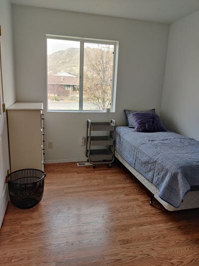 Bedroom for rent (Female preferred) Main Photo