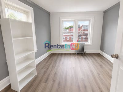 No Broker Fee_Heat & Hot Water Included_Spacious 1 Main Photo