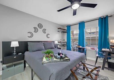 Relaxing Private Room with Shared Living Space Main Photo