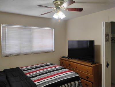 Private Bedroom & Bathroom ($600-$800/mo)) Main Photo