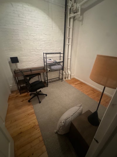 Private room in flatiron flat Main Photo