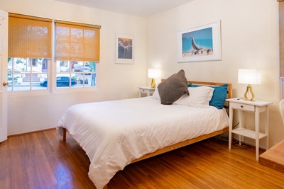 Private Room in Pacific Beach House, Shared Bath Main Photo