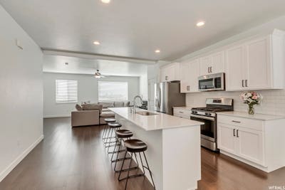 Room 2 for Rent_Luxury Townhome Main Photo