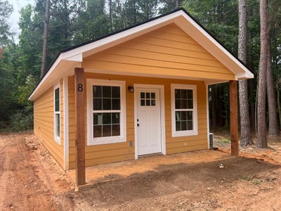 Charming Single Unit in Kilgore | Available 03 | $ Main Photo