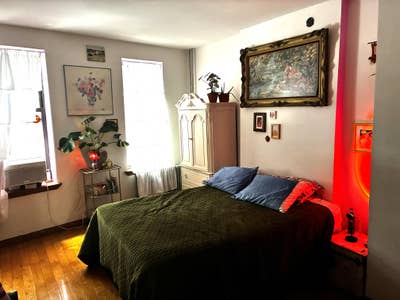 Spacious light filled getaway in Ridgewood Queens Main Photo