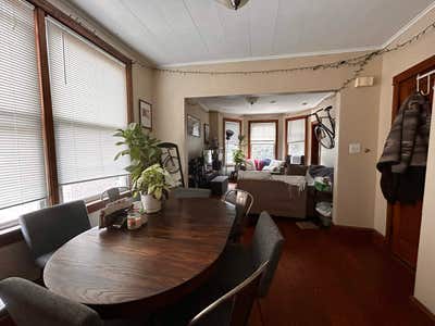 Looking for Roommate 3Bed1Bath Roscoe Village Main Photo