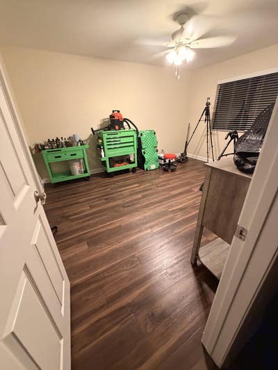 Large Bedroom & Bathroom for Rent  Main Photo