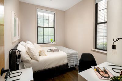 Spacious 5 bed 2.5 bath Apartment in Bushwick Main Photo